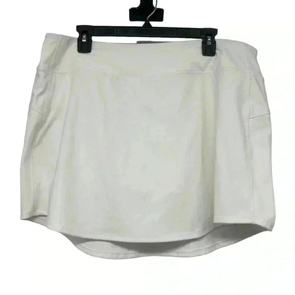 DSG PERFORMANCE SKORT PURE WHITE WOMENS SIZE XXL PICKLEBALL GOLF TENNIS FLAWED - Picture 1 of 9